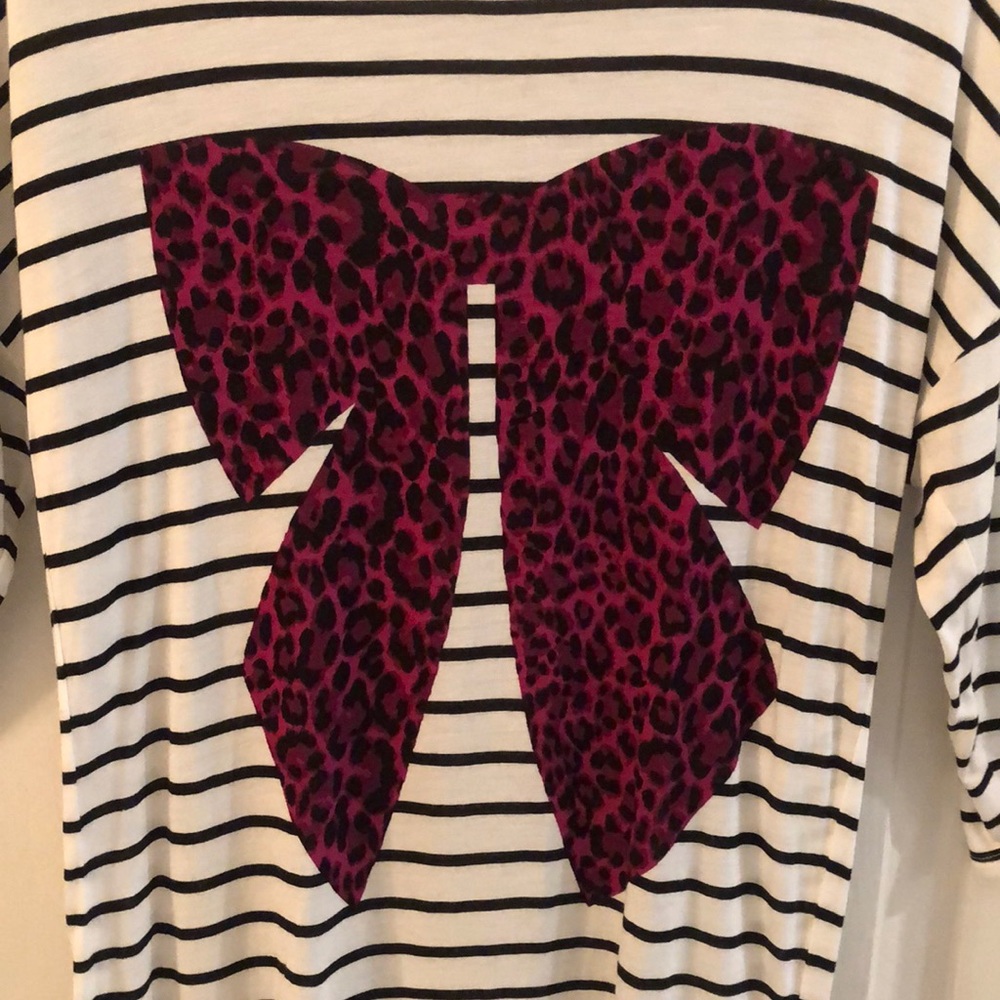 H&M 🥳HP🥳Red cheetah bow Shirt - Picture 2 of 5
